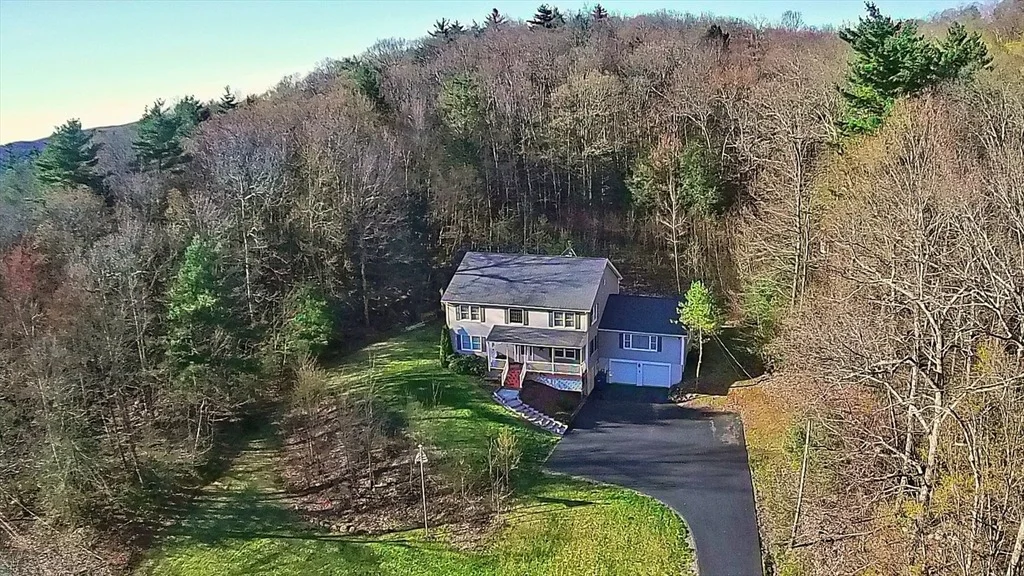 Photo of 122 Maybrook