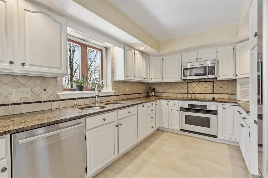 Photo of 9 Blanchard Rd
