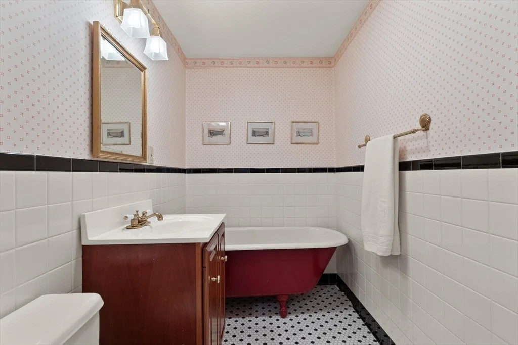 Photo of 240 Canton St