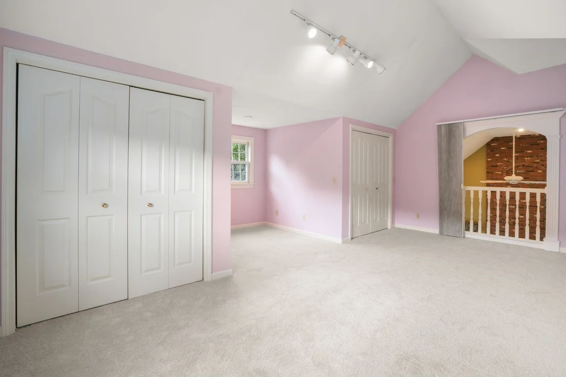 Photo of 9 Fieldstone Dr