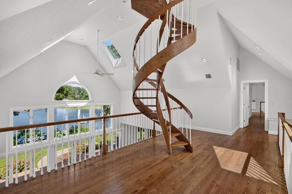 Photo of 168 Garrison Ln