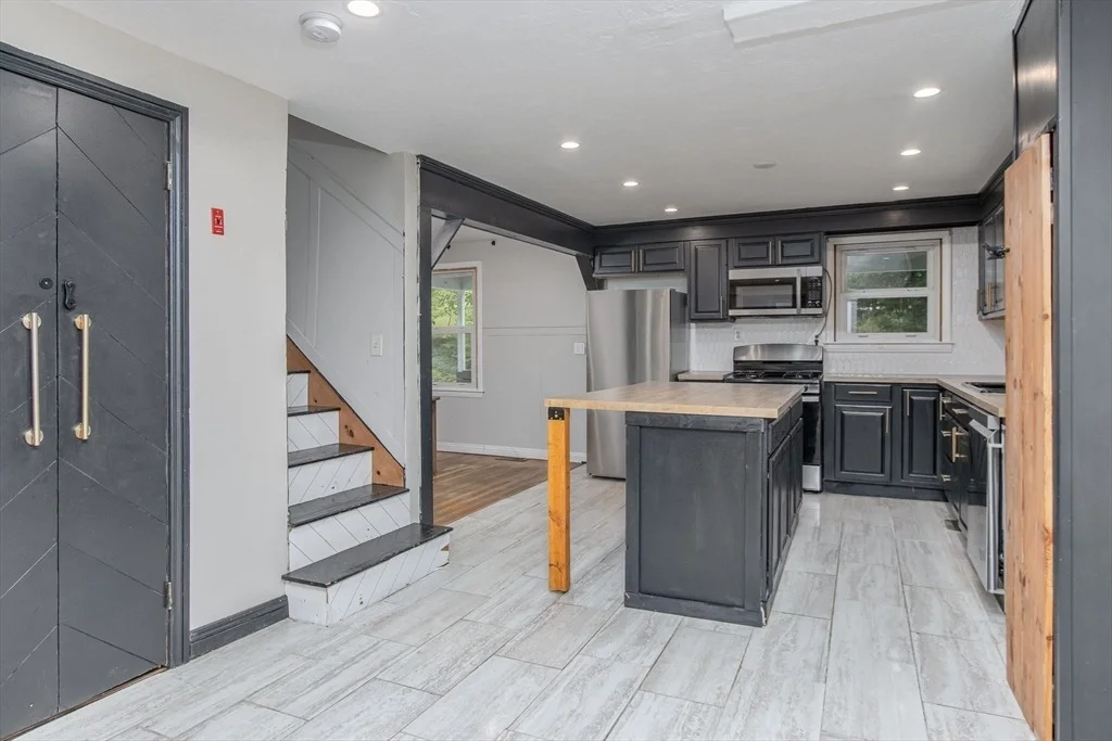 Photo of 835 Erickson Road