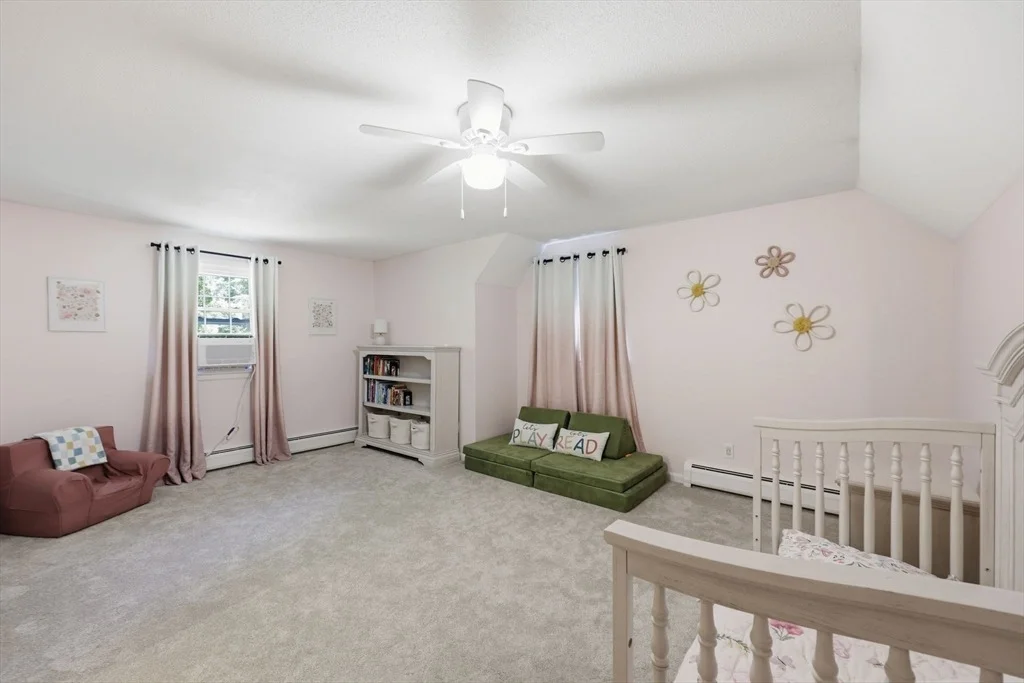 Photo of 175 Pontoosic Rd