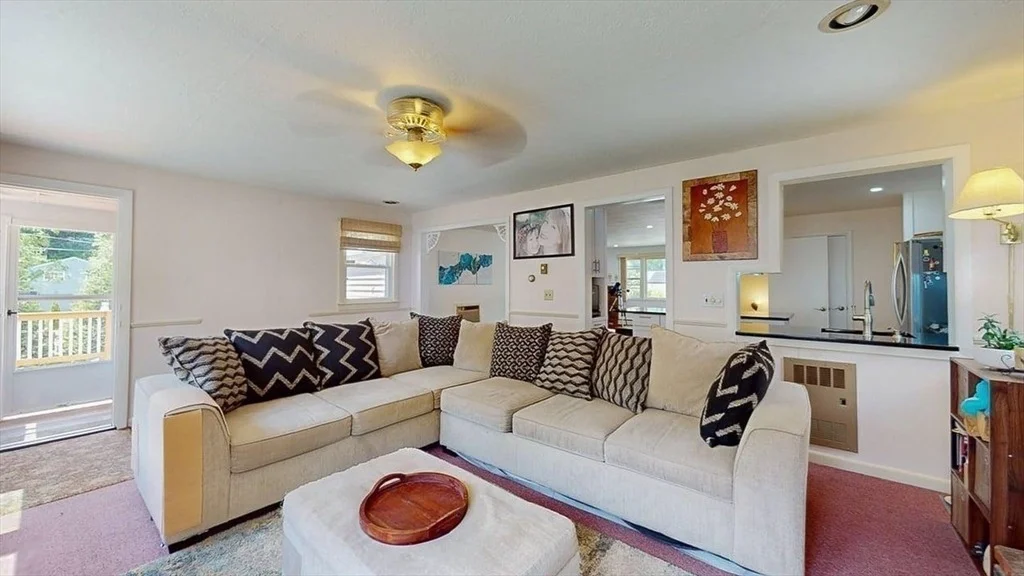 Photo of 10 Pine Tree Lane