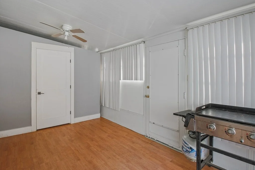 Photo of 576 Crescent St