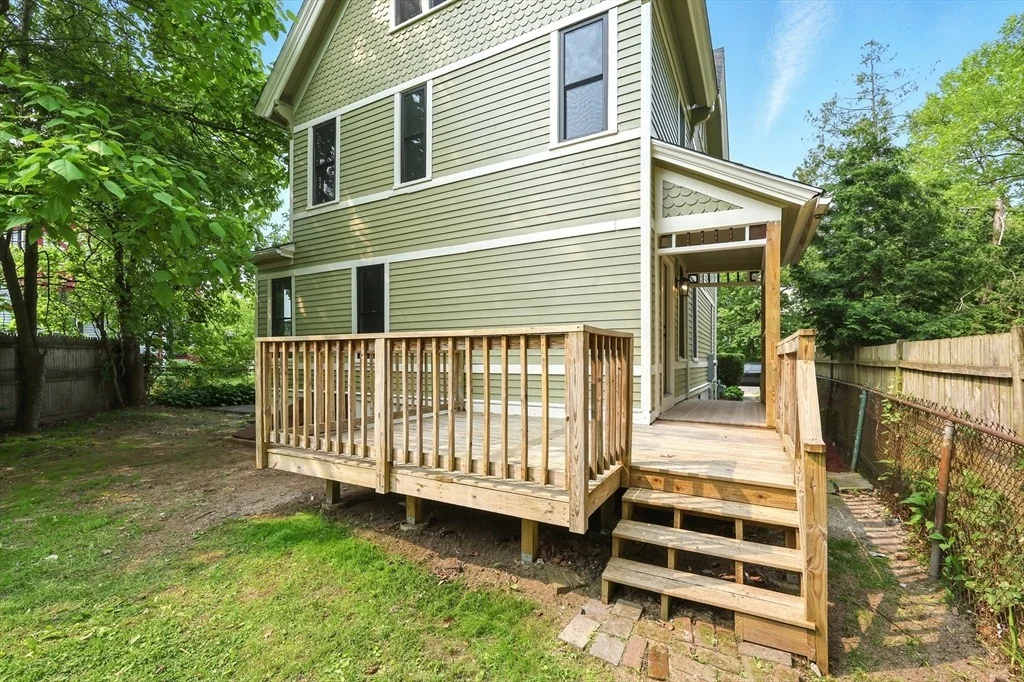 Photo of 163 Thompson St