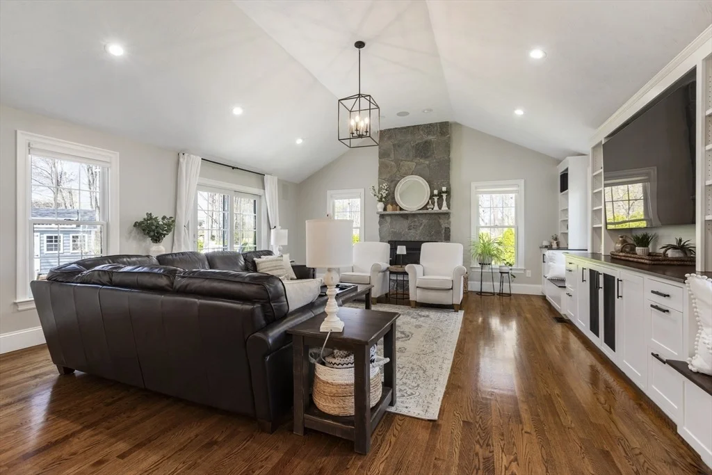 Photo of 11 Southwoods Cir