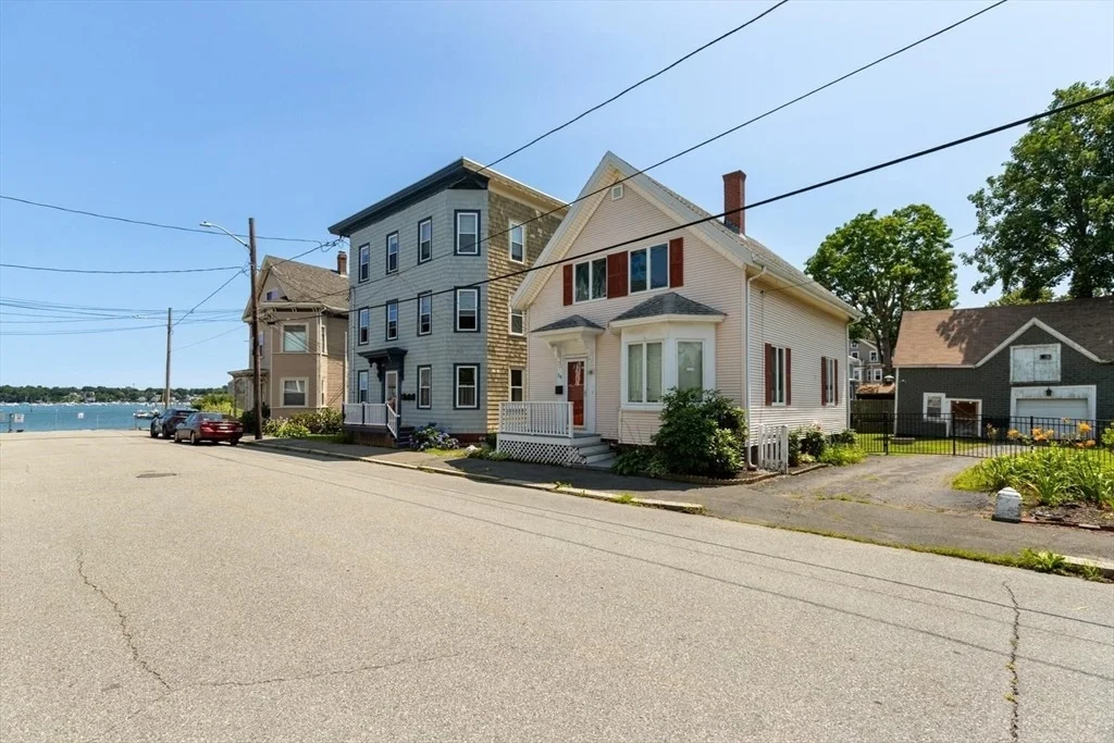 Photo of 18 Willow Ave