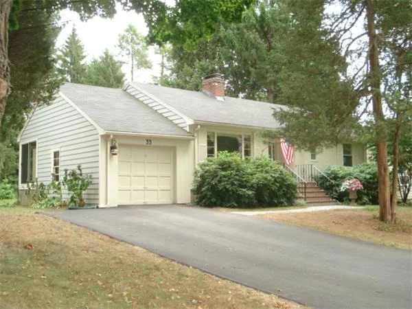 Photo of 33 Evergreen Rd