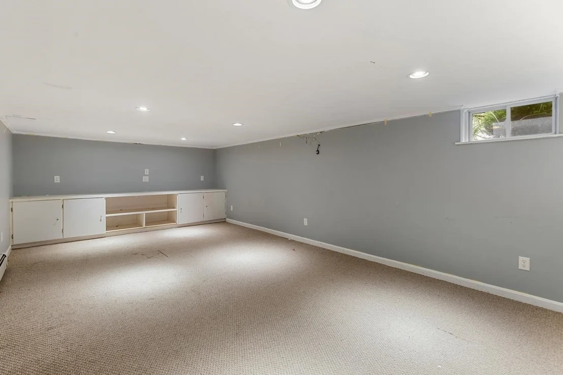 Photo of 85 Robbins Rd