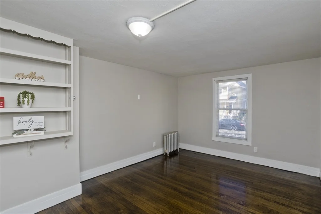 Photo of 182 Massasoit Street