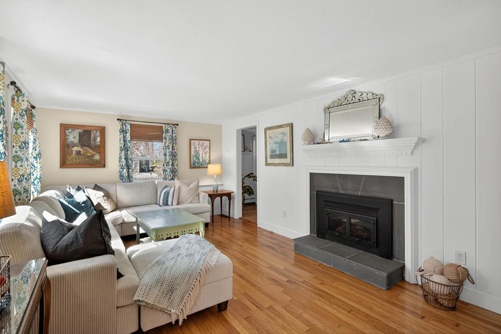 Photo of 14 Lovers Ln