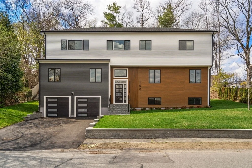 Photo of 100 Woodbine Circle