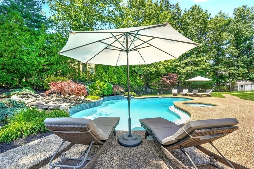Photo of 2 Goldman Cir