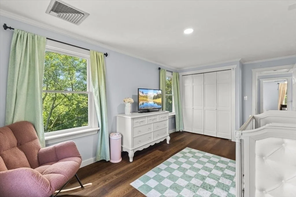 Photo of 64 Richards Ave