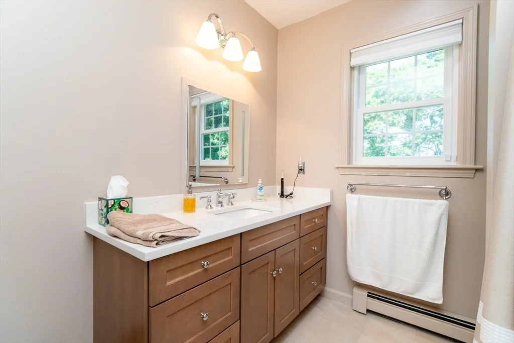 Photo of 25 Windsor Dr