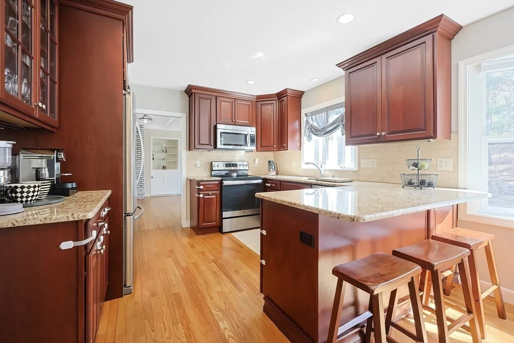 Photo of 8 Chickering Ln