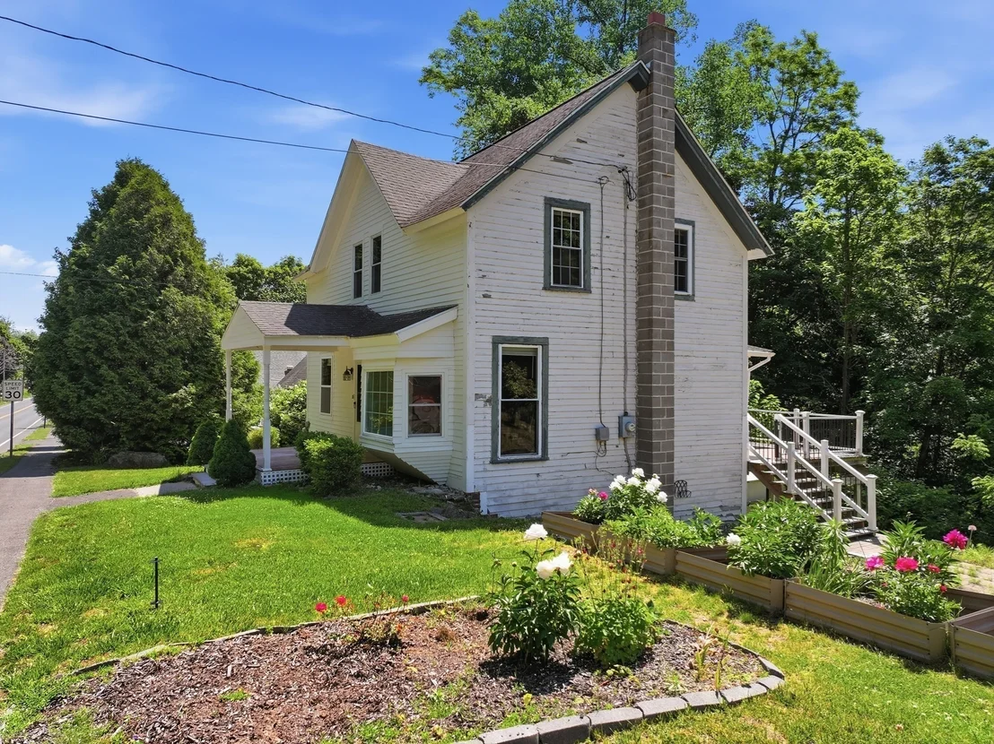Photo of 390 Main St