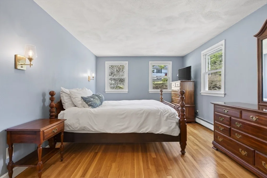 Photo of 16 Eastmount Road