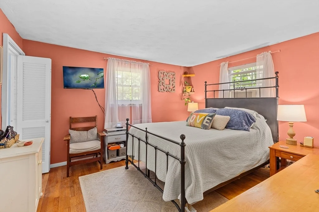 Photo of 19 Brewster Ln