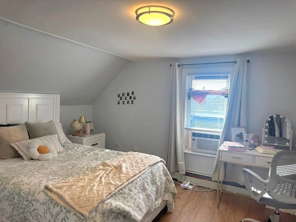 Photo of 98 Walnut St