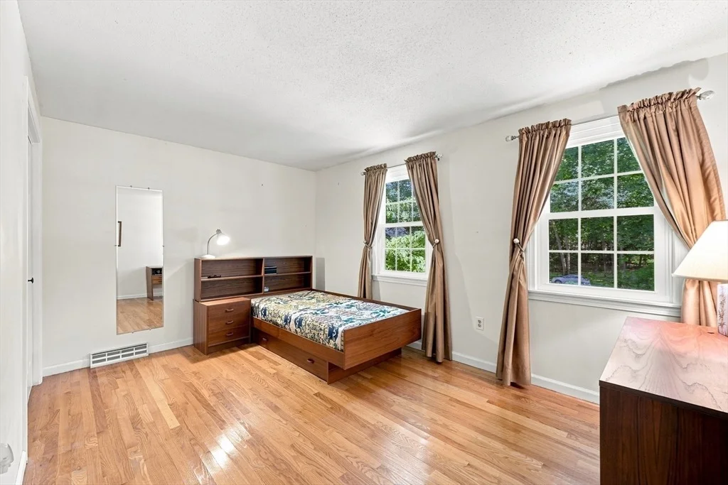Photo of 76 Mohawk Dr