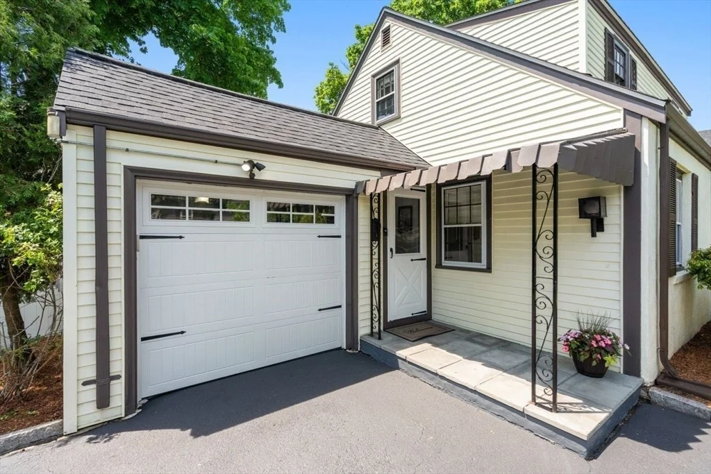 Photo of 21 Rose Dr