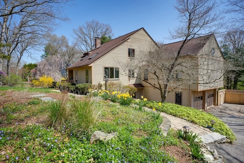Photo of 166 Willowgate Rise