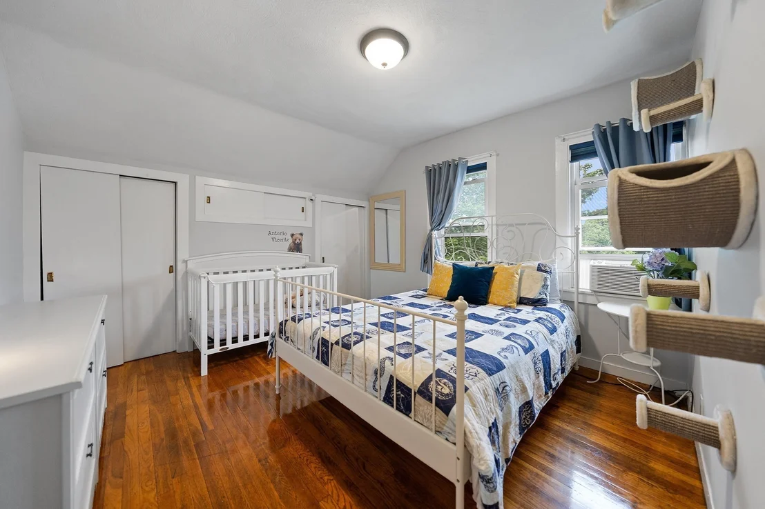 Photo of 10 Windsor Ave
