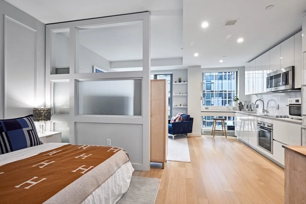 Photo of Unit 1621 at 133 Seaport Blvd
