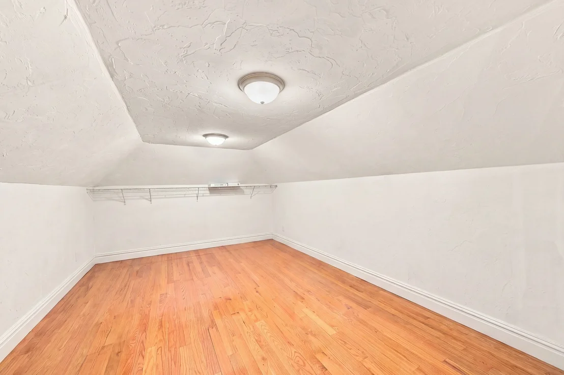 Photo of 5 Dell Ave