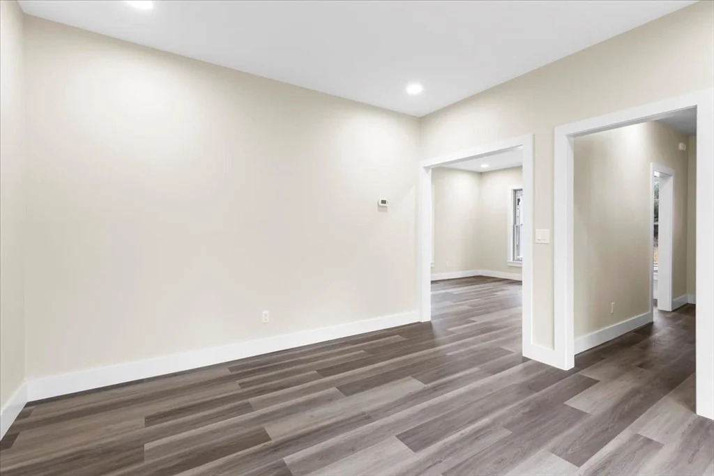 Photo of 123 Bay St