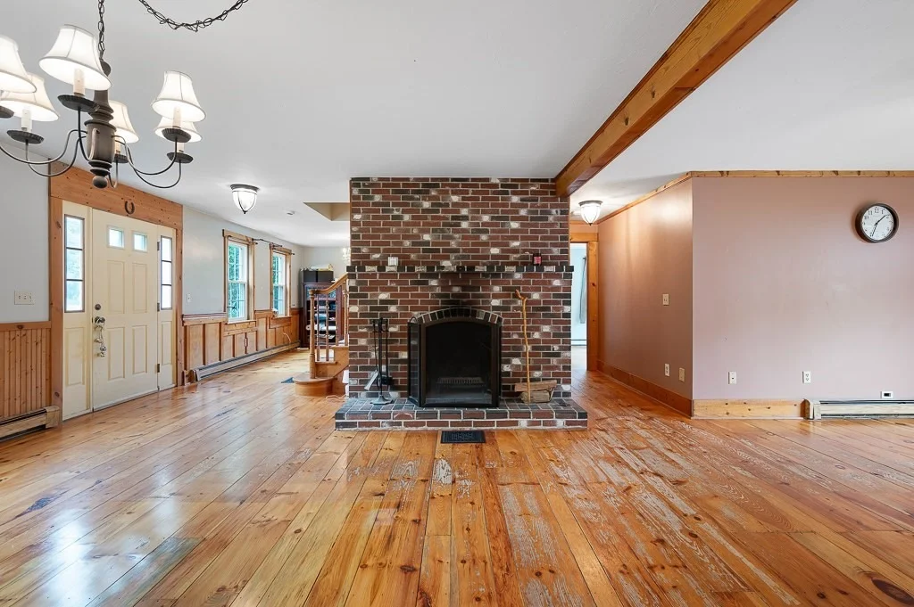 Photo of 85 Millbury Rd