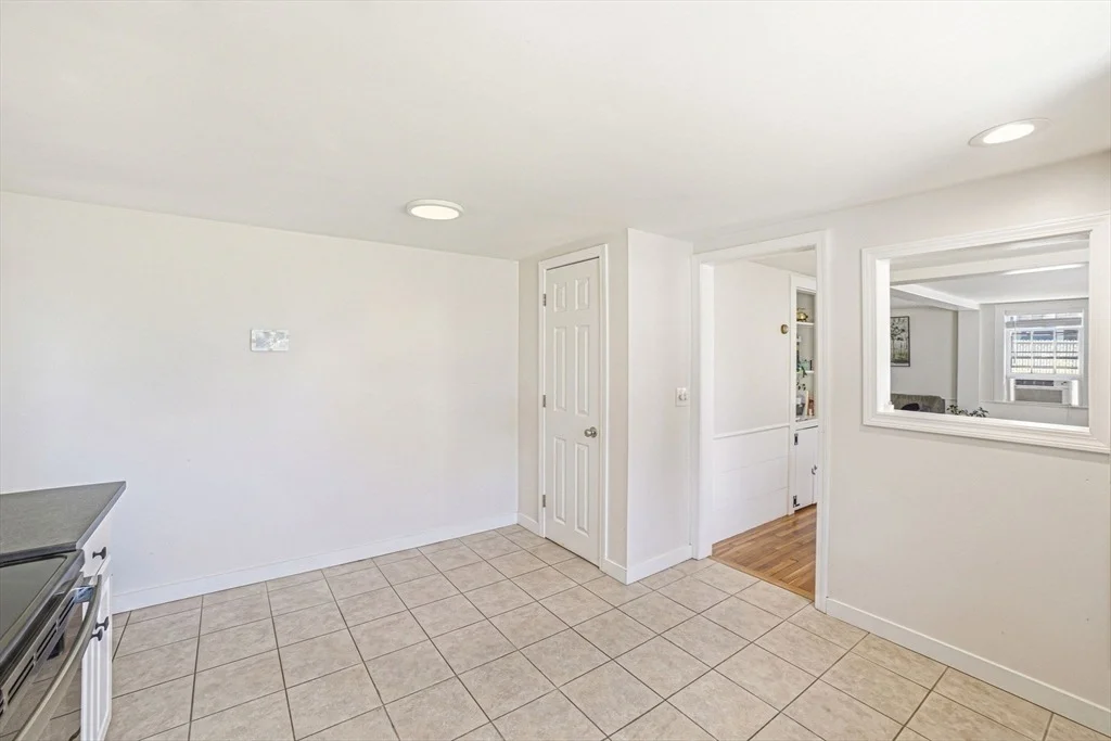 Photo of 4 Newhall Ave