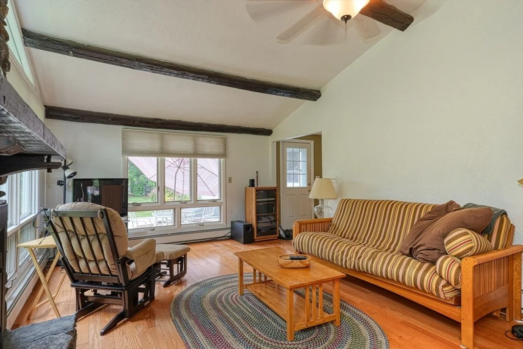 Photo of 11 Warren Dr