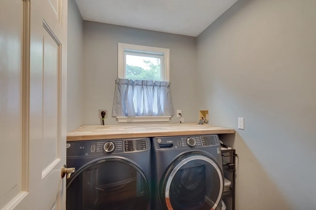 Photo of 37 Spruce Rd