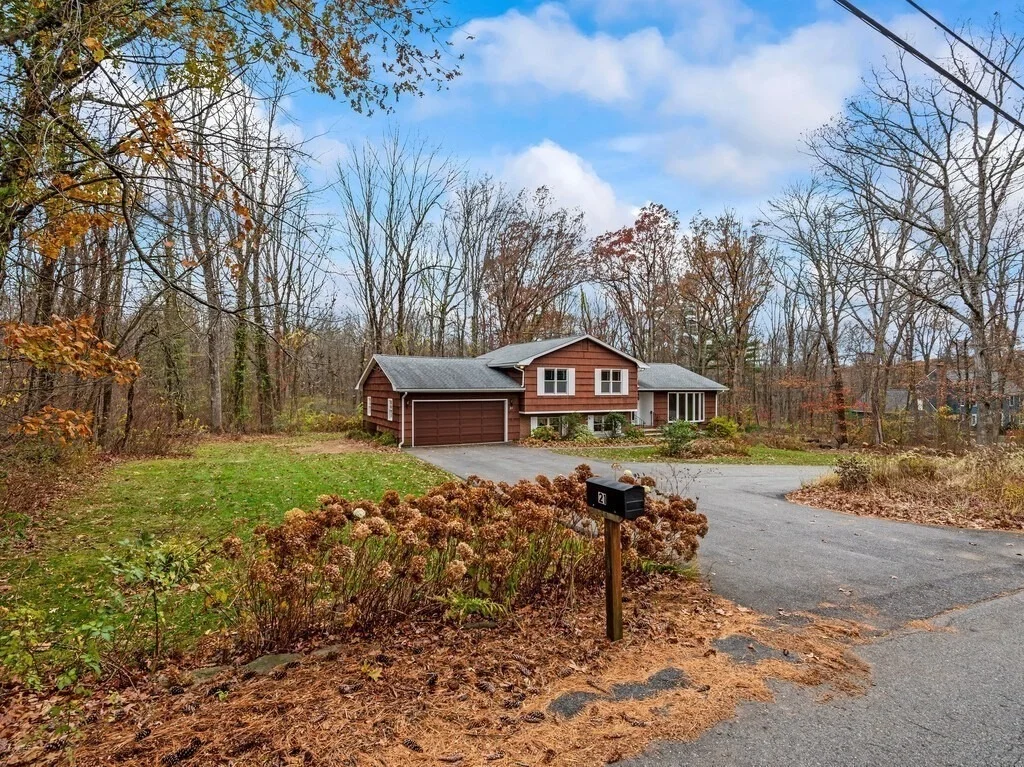 Photo of 21 Hutchinson Rd.