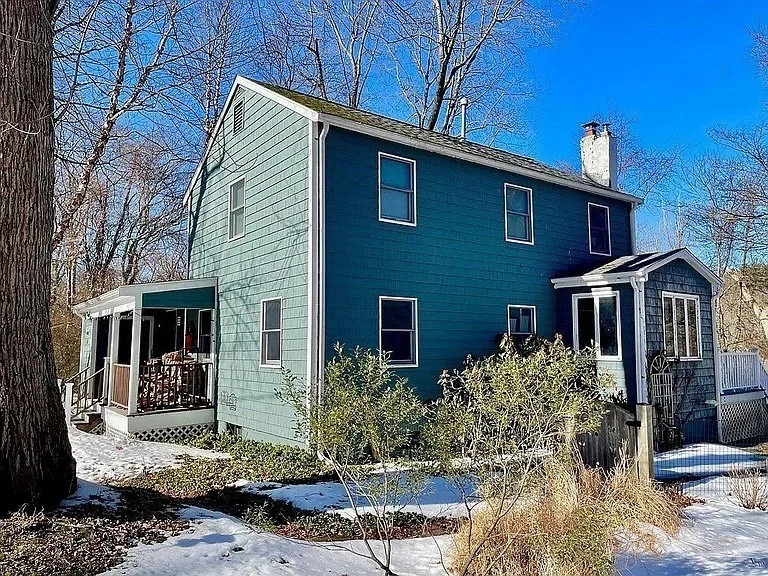 Photo of 81 Riverview Cir