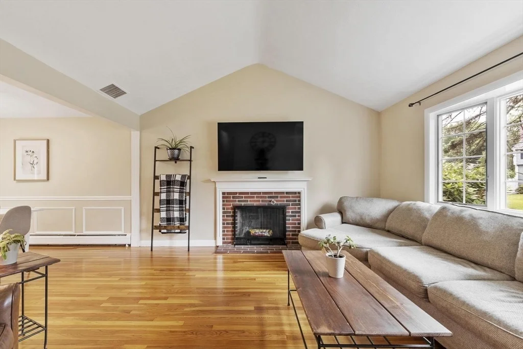 Photo of 283 Florence Ave