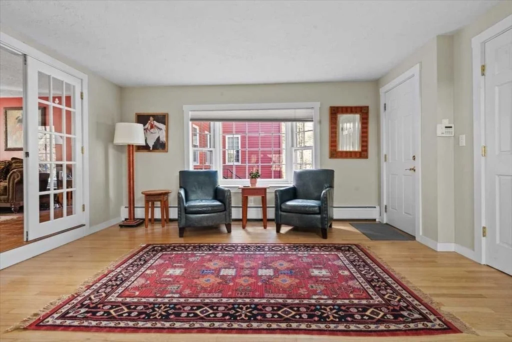 Photo of 9 Bay Path Dr