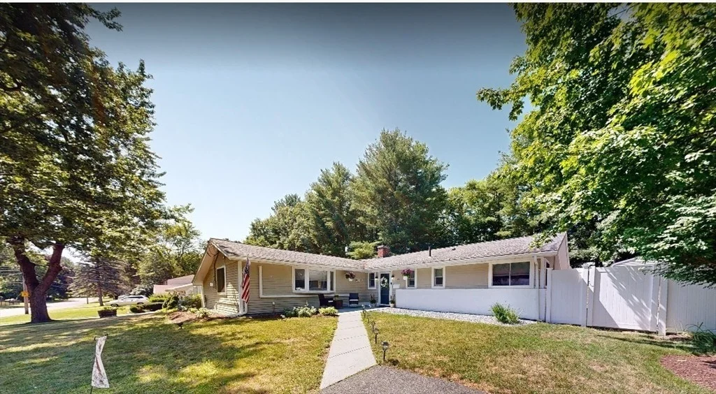 Photo of 22 Corrine Dr