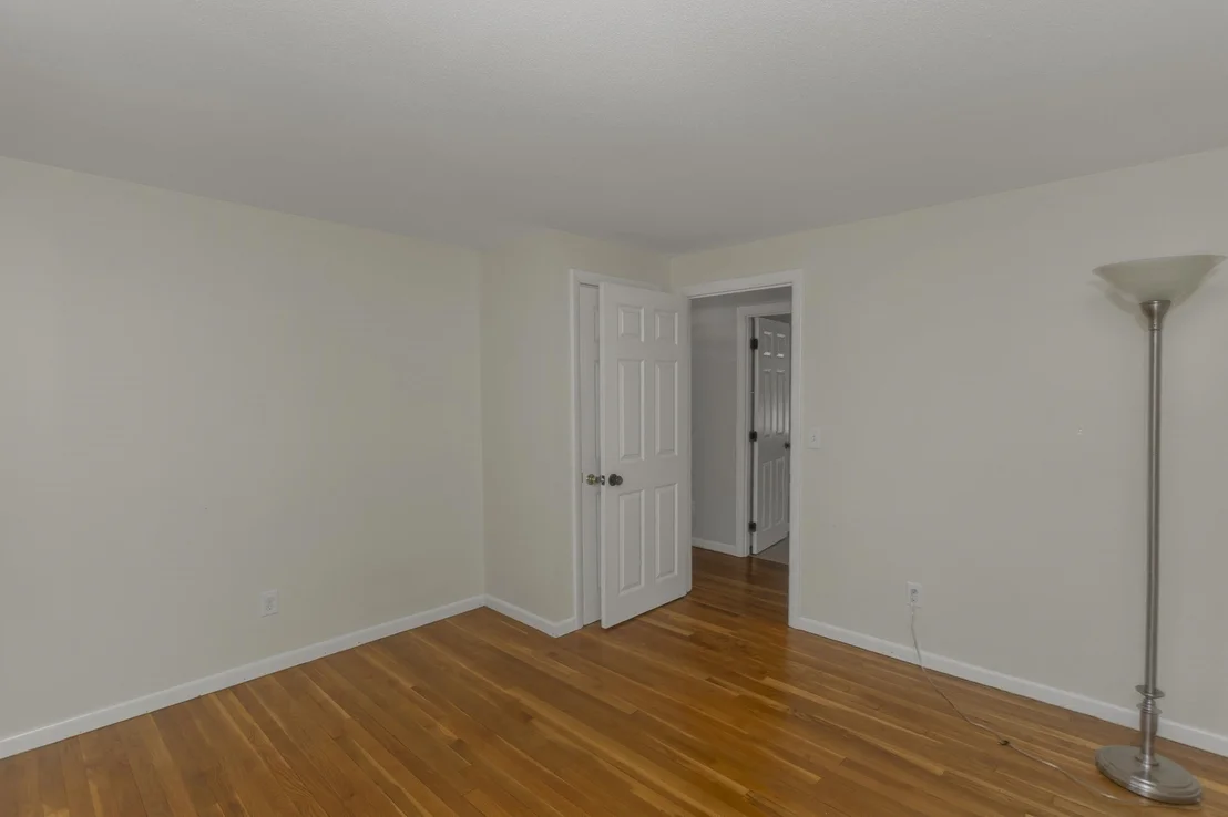 Photo of 14 Echo Valley Dr