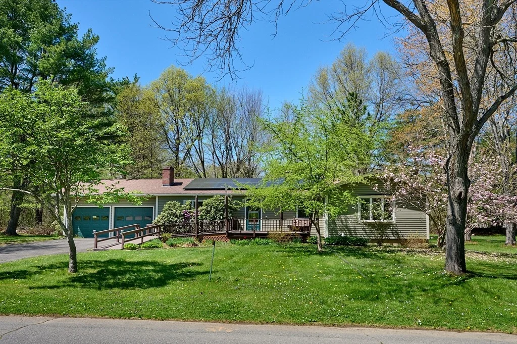 Photo of 89 Pondview Dr