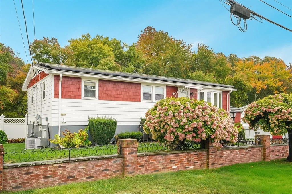 Photo of 42 Marique Dr