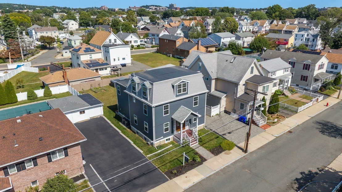 Photo of 89 Devir St