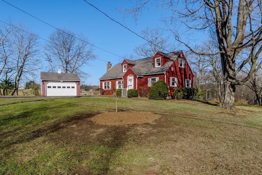 Photo of 18 Highland Cir