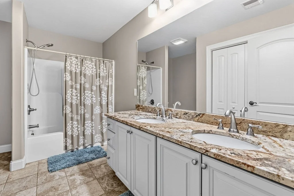 Photo of 17 Bissonnette Cir