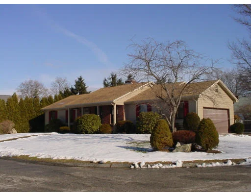 Photo of 143 Jean Cir