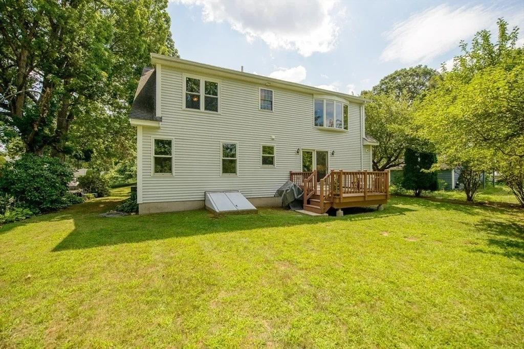 Photo of 220 River Rd
