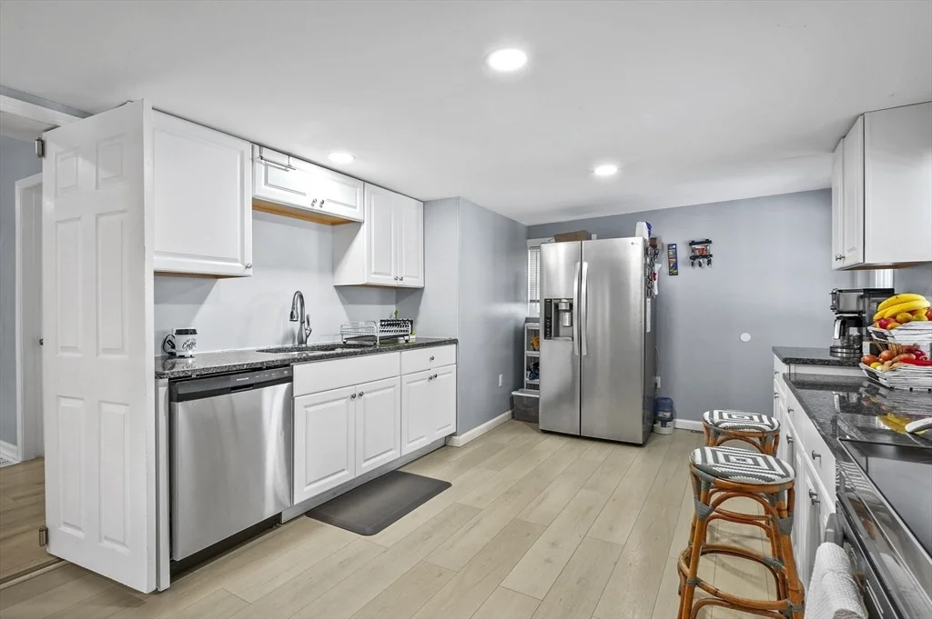 Photo of 113 Roosevelt Avenue